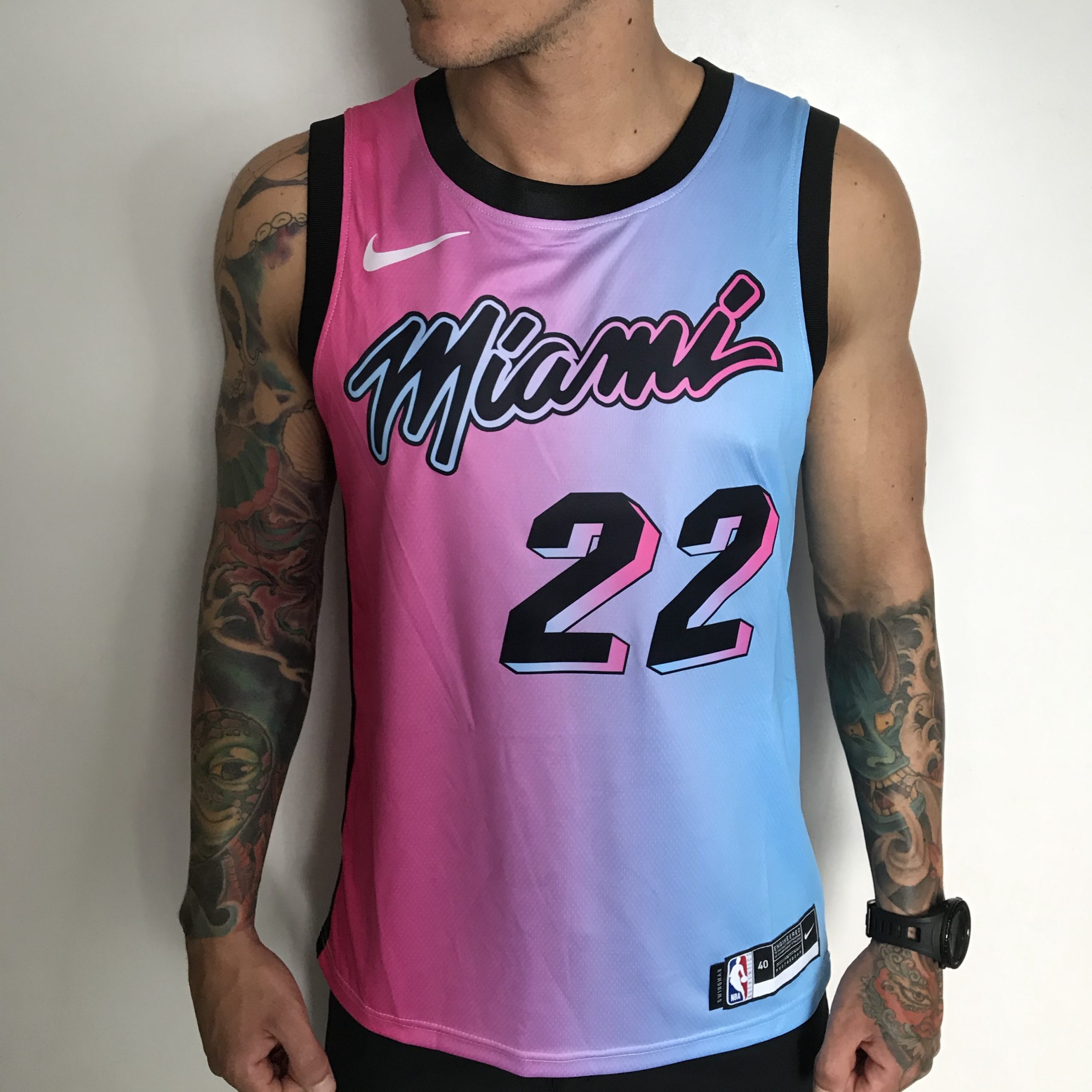Camiseta Regata Basquete NBA Miami Heat Swingman Butler 22 City Edition Rosa Azul 2021 Nike
