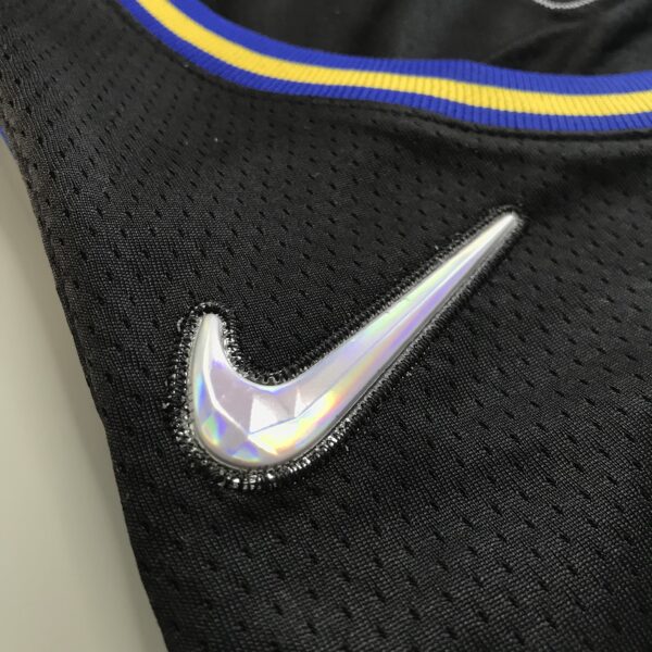 Camiseta Regata NBA Golden State Warriors Curry 30 City Edition Preta 2022 Nike - Imagem 15