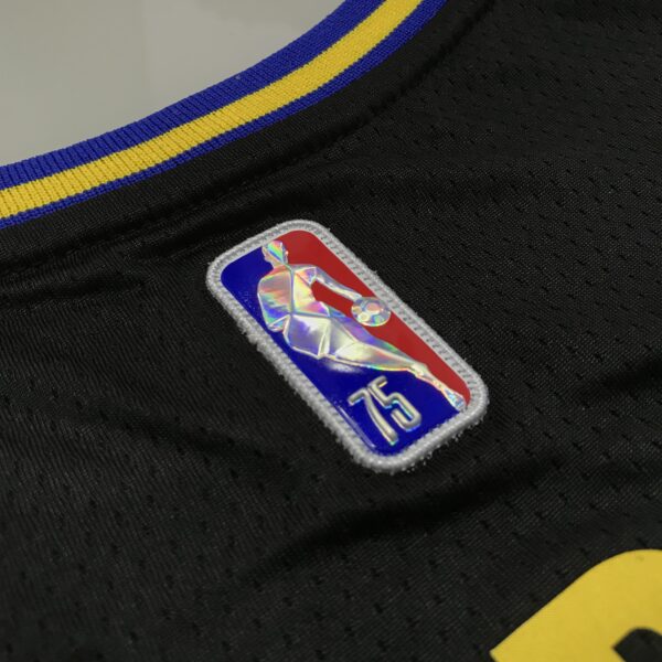 Camiseta Regata NBA Golden State Warriors Curry 30 City Edition Preta 2022 Nike - Imagem 24