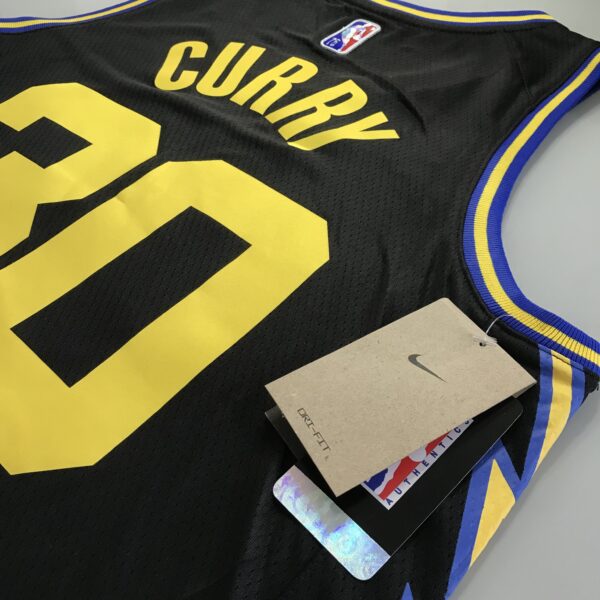 Camiseta Regata NBA Golden State Warriors Curry 30 City Edition Preta 2022 Nike - Imagem 23