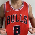 Camiseta Regata NBA Chicago Bulls Zach Lavine 8 Icon Edition Vermelha 2022 Nike - Imagem 4