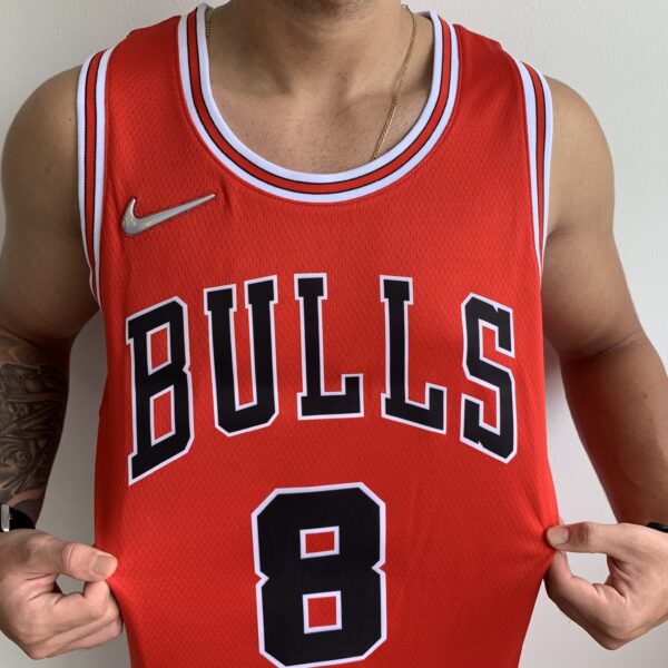 Camiseta Regata NBA Chicago Bulls Zach Lavine 8 Icon Edition Vermelha 2022 Nike - Imagem 4