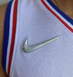 Camiseta Regata NBA Philadelphia 76ers James Harden 1 Associate Edition Branca 2022 Nike - Imagem 6