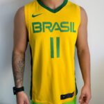 Camiseta Regata Basquete Brasil Anderson Varejão 11 Amarela 2021 Nike