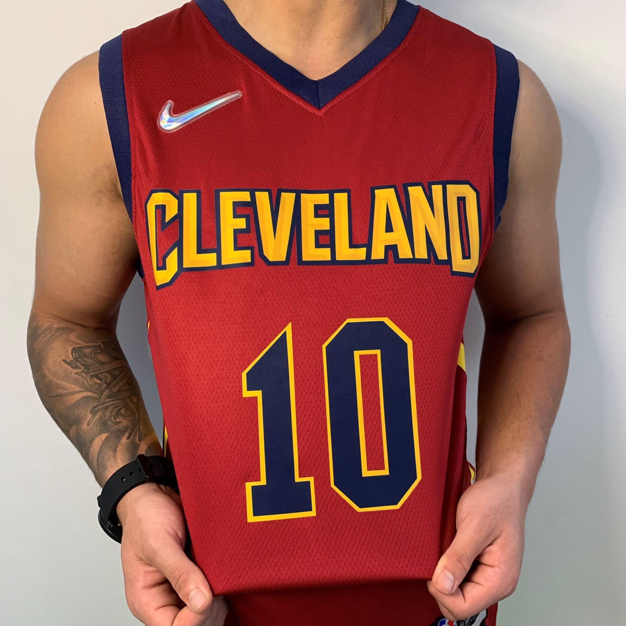 IOA SKKL ALK Camiseta Regata NBA Cleveland Cavaliers Darius Garland 10 Icon Edition Vermelho 2022 Nike - Imagem 1