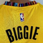 Camiseta Regata NBA Brooklyn Nets 72 Biggie Bed-Stuy Edition Amarela Nike - Imagem 10