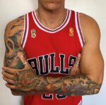 Camiseta Regata NBA Mitchell & Ness 1996/97 Vermelha - Chicago Bulls - Michael Jordan 23 - Edição Especial - The Finals - Vermelha - Imagem 5