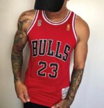 Camiseta Regata NBA Mitchell & Ness 1996/97 Vermelha - Chicago Bulls - Michael Jordan 23 - Edição Especial - The Finals - Vermelha