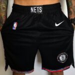 Short Bermuda NBA Brooklyn Nets Preta Colorida City Edition Nike - Imagem 3
