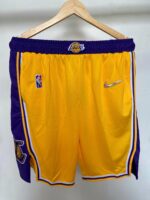 Short Bermuda NBA Los Angeles Lakers Icon Edition Amarela 2022 Nike - Imagem 10