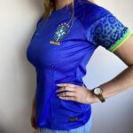 Camisa Brasil Seleção Brasileira Away Azul Feminina Copa do Mundo Catar 2023 Nike - Imagem 2