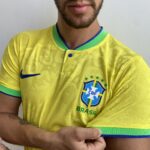 Camisa Brasil Seleção Brasileira Home Amarela Jogador Copa do Mundo Catar 2022 Nike - Imagem 9