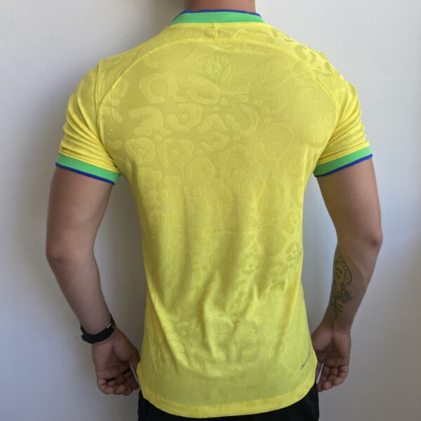 Camisa Brasil Seleção Brasileira Home Amarela Jogador Copa do Mundo Catar 2022 Nike - Imagem 13
