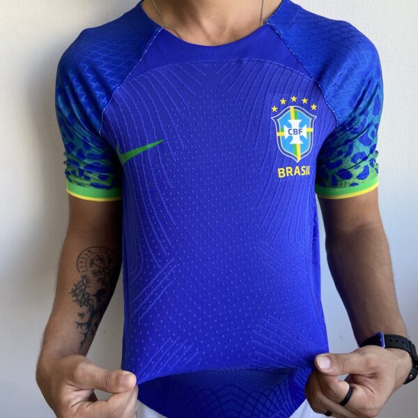 Camisa Brasil Seleção Brasileira Away Azul Jogador Copa do Mundo Catar 2023 Nike - Imagem 3