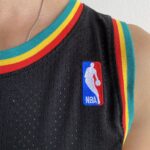 Camiseta Regata NBA Mitchell & Ness - Detroit Pistons - Slim Shady 313 - Edição Especial - NBA Remix - Colab Parceria Eminem - Preta - Imagem 2