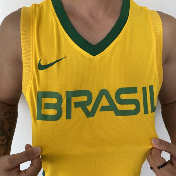 Camiseta Regata Basquete Brasil Amarela 2021 Nike - Imagem 3