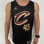 Camiseta Regata Basquete NBA Swingman Cleveland Cavaliers - Cavs - Donovan Mitchell 45 Statement Edition Preta 2023 Jordan
