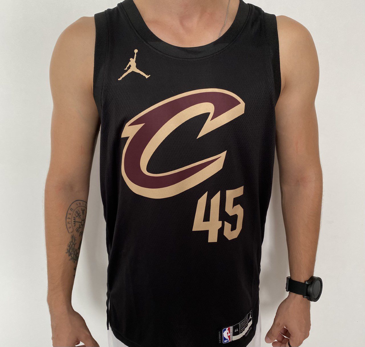 thumbnail_IMG_4204 Camiseta Regata Basquete NBA Swingman Cleveland Cavaliers - Cavs - Donovan Mitchell 45 Statement Edition Preta 2023 Jordan - Imagem 1