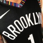 Camiseta Regata Basquete NBA Swingman Brooklyn Nets 1 Russel City Edition Preta Colorida Nike - Imagem 4