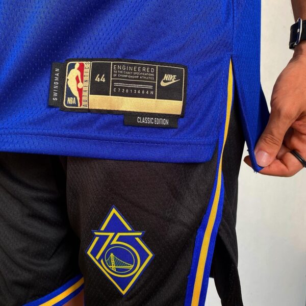 Short Bermuda Basquete NBA Golden State Warriors City Edition Preta 2022 Nike - Imagem 7