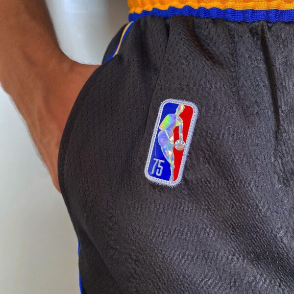 Short Bermuda Basquete NBA Golden State Warriors City Edition Preta 2022 Nike - Imagem 5