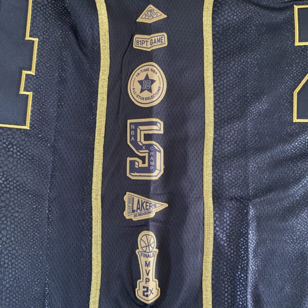 Camiseta Regata Basquete NBA Los Angeles Lakers Preta Mamba Negra - Black Mamba - 24 Kobe Bryant - 5x - Edição Comemorativa - Preta Dourada - Fios de Ouro - Adidas - Imagem 27