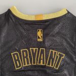 Camiseta Regata Basquete NBA Los Angeles Lakers Preta Mamba Negra - Black Mamba - 24 Kobe Bryant - 5x - Edição Comemorativa - Preta Dourada - Fios de Ouro - Adidas - Imagem 32