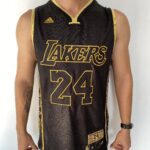 Camiseta Regata Basquete NBA Los Angeles Lakers Preta Mamba Negra - Black Mamba - 24 Kobe Bryant - 5x - Edição Comemorativa - Preta Dourada - Fios de Ouro - Adidas
