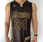 Camiseta Regata Basquete NBA Los Angeles Lakers Preta Mamba Negra - Black Mamba - 24 Kobe Bryant - 5x - Edição Comemorativa - Preta Dourada - Fios de Ouro - Adidas