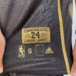 Camiseta Regata Basquete NBA Los Angeles Lakers Preta Mamba Negra - Black Mamba - 24 Kobe Bryant - 5x - Edição Comemorativa - Preta Dourada - Fios de Ouro - Adidas - Imagem 12