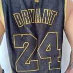 Camiseta Regata Basquete NBA Los Angeles Lakers Preta Mamba Negra - Black Mamba - 24 Kobe Bryant - 5x - Edição Comemorativa - Preta Dourada - Fios de Ouro - Adidas - Imagem 18