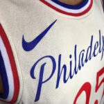 Camiseta Regata NBA Swingman Philadelphia 76ers Simmons 25 City Edition Creme 20-21 Nike - Imagem 5