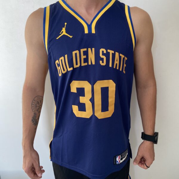 Camiseta Regata NBA Swingman Golden State Warriors Curry 30 Statement Edition Azul 2023 Jordan - Imagem 6
