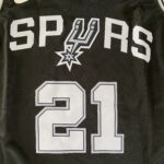 Camiseta Regata NBA Swingman San Antonio Spurs - Tim Duncan 21 - Icon Edition Preta Nike - Imagem 15