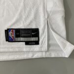 Camiseta Regata NBA Chicago Bulls DeMar DeRozan 11 Association Edition Branca 2022 Nike - Imagem 16