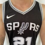 Camiseta Regata NBA Swingman San Antonio Spurs - Tim Duncan 21 - Icon Edition Preta Nike - Imagem 2