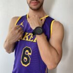 Camiseta Regata Basquete NBA Swingman Los Angeles Lakers LeBron James 6 Statement Edition Roxa 2023 Jordan - Imagem 14