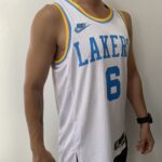 Camiseta Regata Basquete NBA Los Angeles Lakers LeBron James 6 Classic Edition Branca 2023 Nike - Imagem 13