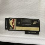 Camiseta Regata Basquete NBA Los Angeles Lakers LeBron James 6 Classic Edition Branca 2023 Nike - Imagem 11