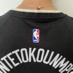 Camiseta Regata Basquete NBA Milwaukee Bucks Giannis Antetokounmpo 34 - Statement Edition Preta 2019 - Jordan - Imagem 13