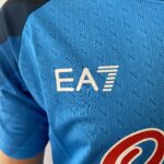 Camisa Napoli Home 2023 Jogador Azul EA7 Armani - Imagem 3