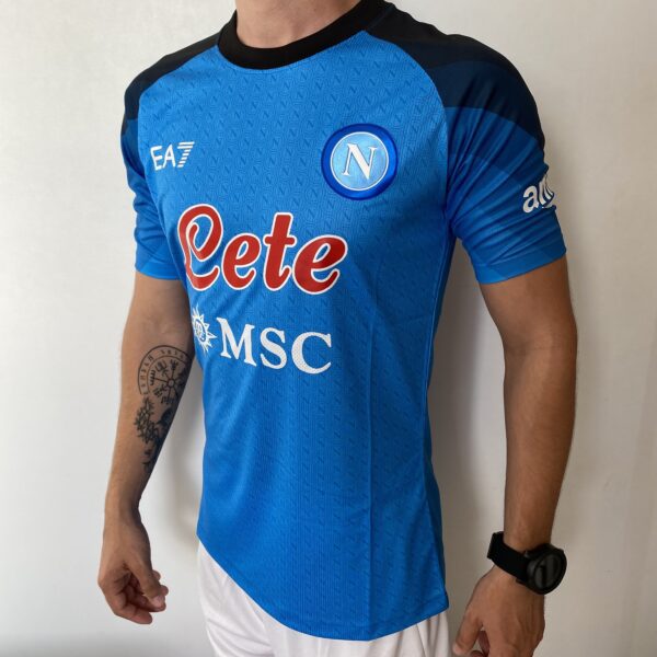 Camisa Napoli Home 2023 Jogador Azul EA7 Armani - Imagem 7