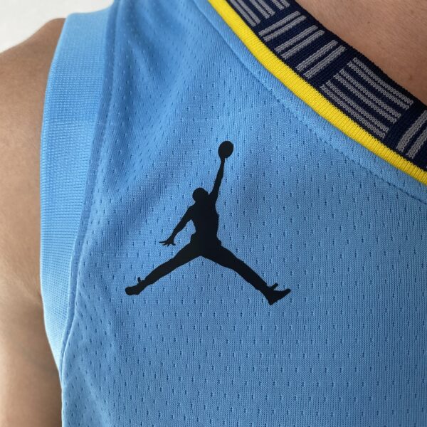 Camiseta Regata Basquete NBA Swingman Memphis Grizzlies Ja Morant 12 Statement Edition Azul 2023 Jordan - Imagem 4