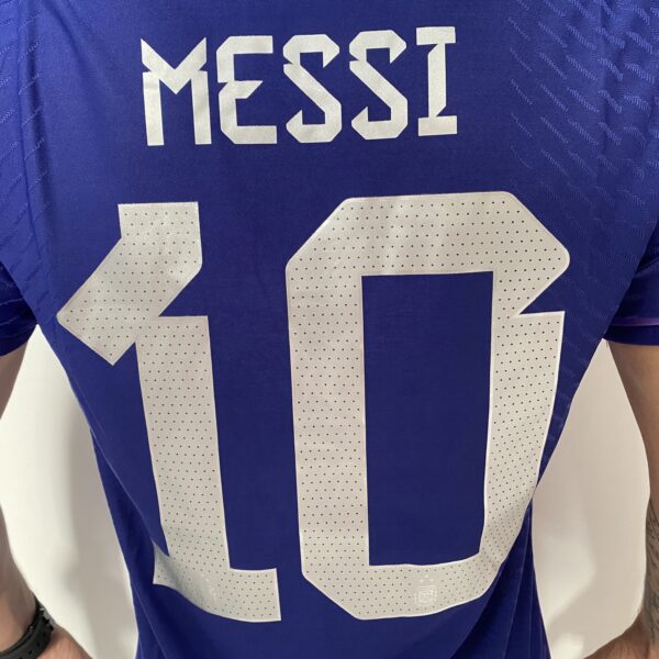 Camisa Seleção Argentina Away - Campeão Mundial - (2) Patch Copa do Mundo Catar - 3 Estrelas - Messi 10 - 2023 Adidas - Versão Jogador - Imagem 15