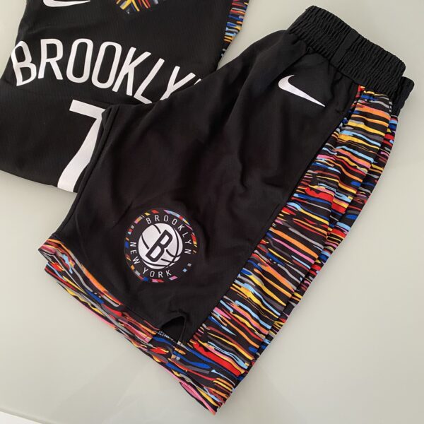 Kit Conjunto Camiseta Regata e Bermuda Short Basquete NBA Brooklyn Nets City Edition Nike - Imagem 15