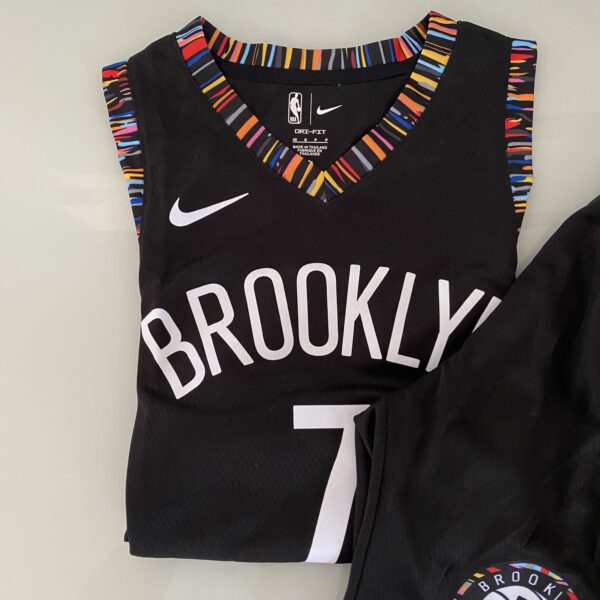 Kit Conjunto Camiseta Regata e Bermuda Short Basquete NBA Brooklyn Nets City Edition Nike - Imagem 10