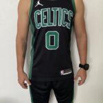 Kit Conjunto Camiseta Regata e Bermuda Short Basquete NBA Boston Celtics Statement Edition Preta 2022 Jordan