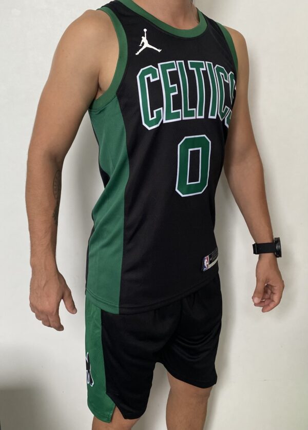 Kit Conjunto Camiseta Regata e Bermuda Short Basquete NBA Boston Celtics Statement Edition Preta 2022 Jordan - Imagem 5