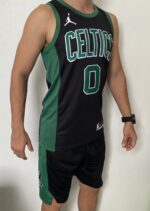 Kit Conjunto Camiseta Regata e Bermuda Short Basquete NBA Boston Celtics Statement Edition Preta 2022 Jordan - Imagem 6