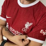 Camisa Liverpool Home Versão Jogador 2024 Vermelha Nike - Imagem 10
